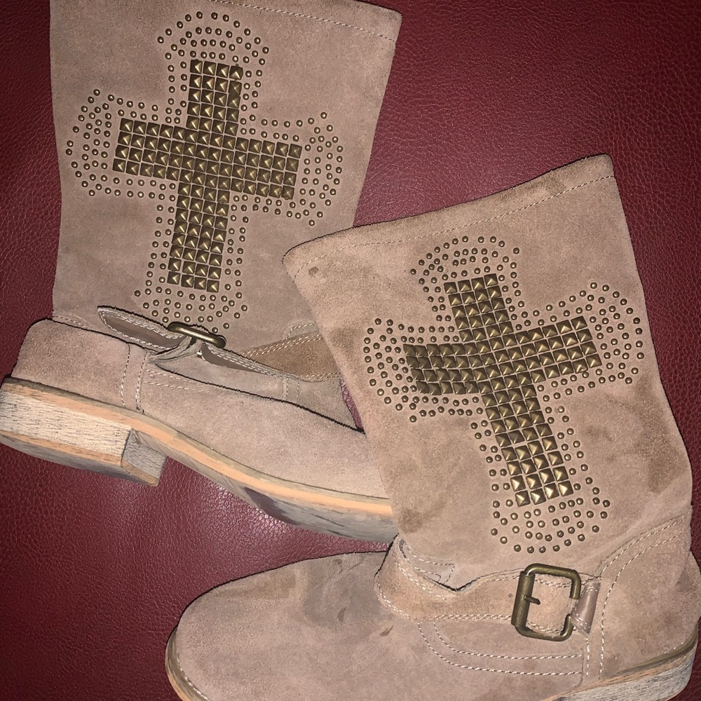 Cathy Jean Suede Cross Boots